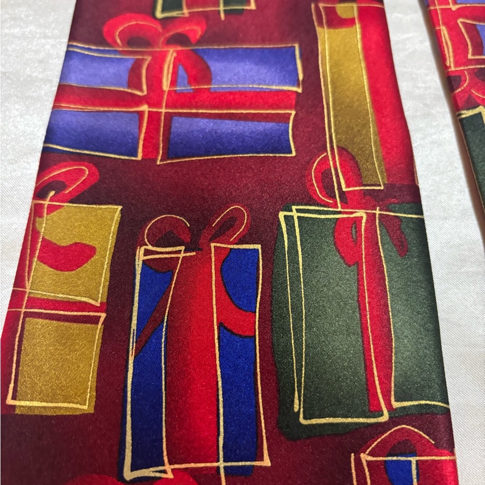Festive Gift Box Pattern Tie